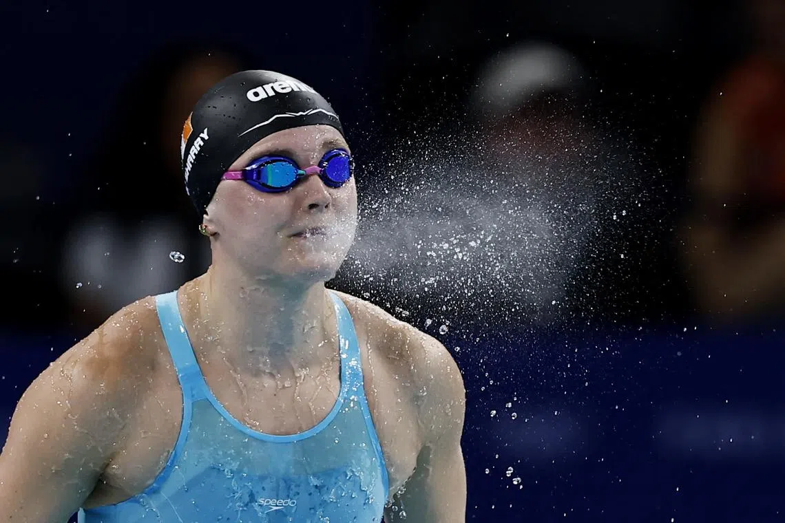 Paris 2024 Olympics - Swimming - Women's 200m Breaststroke - Heats - Paris La Defense Arena, Nanterre, France - July 31, 2024. Mona Mc Sharry of Ireland prepares for the race. REUTERS/Clodagh Kilcoyne