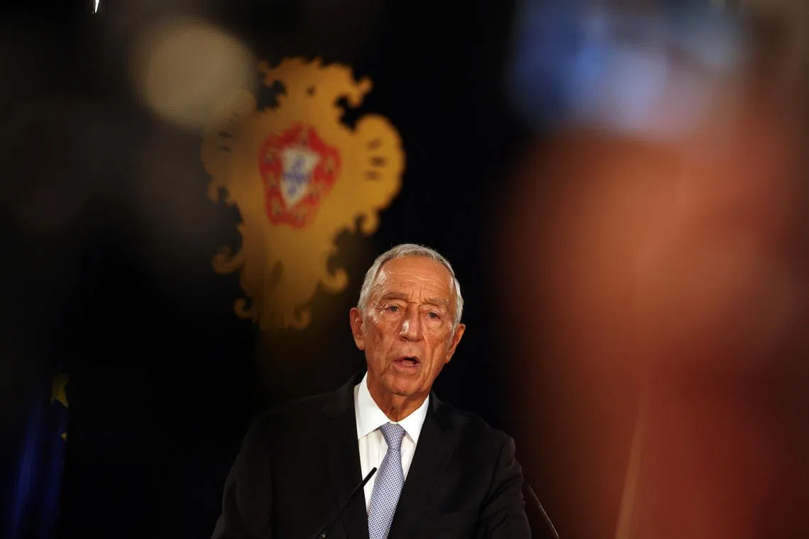 Portugal's President Marcelo Rebelo de Sousa addresses the nation from Belem Palace to announce his decision to dissolve parliament triggering snap general elections on March 10th, after Prime Minister Antonio Costa resigned due to an ongoing investigation on the alleged corruption in multi-billion dollar lithium, green hydrogen and data centre deals, in Lisbon, Portugal, November 9, 2023. REUTERS/Pedro Nunes/File Photo