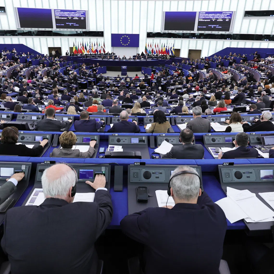 The new rules set a 4½-year transition period to ban the sale in the EU of toys containing chemicals particularly harmful to children.