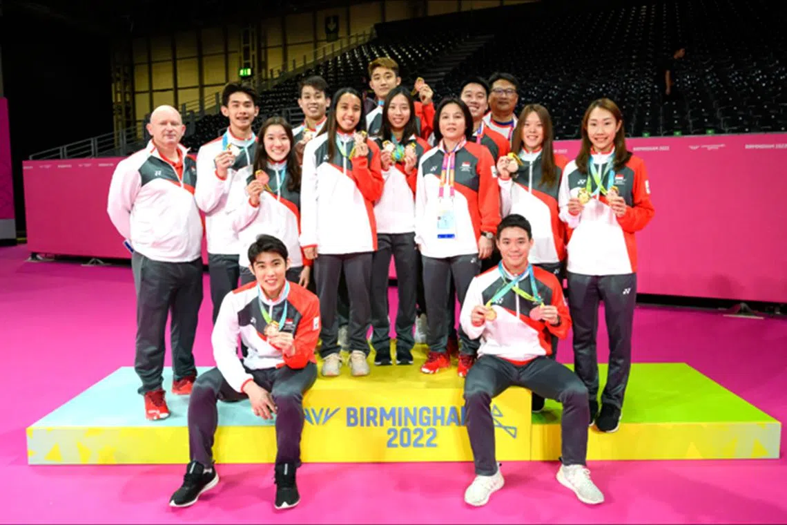 dlbad03 - Singapore Badminton Association is looking for a new technical director  after Martin Andrew (left, with Singapore's 2022 Commonwealth Games mixed team bronze medallists) stepped down in August 2024 to move to New Zealand to be with his family.

credit: Martin Andrew
section: Sports
copyright: For SPH use only