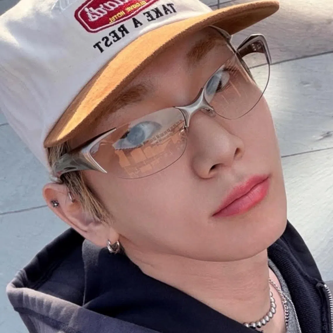 Shinee singer Key has admitted to receiving medical treatment from an unlicensed doctor..