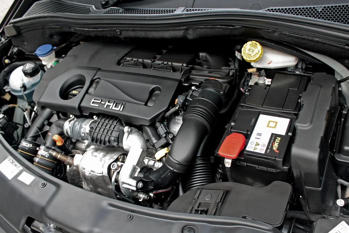 Car engine of the Peugeot 208 e-HDi.