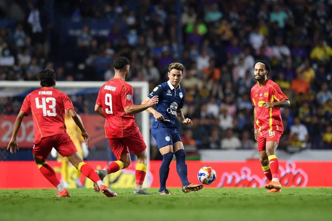 Buriram captain Theerathon Bunmathan