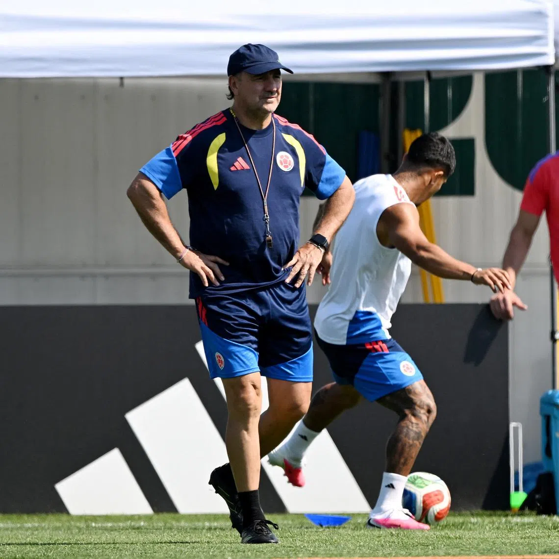 Soccer Football - FIFA World Cup 2026 - Colombia Training - Killarney Park, Vancouver, Canada - July 6, 2026 Colombia coach Nestor Lorenzo during training IMAGN IMAGES via Reuters/Anne-Marie Sorvin