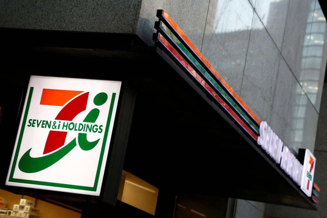 Seven & i Holdings Co's Seven Eleven convenience store logo is pictured in Tokyo, Japan January 12, 2017. REUTERS/Kim Kyung-Hoon/File Photo