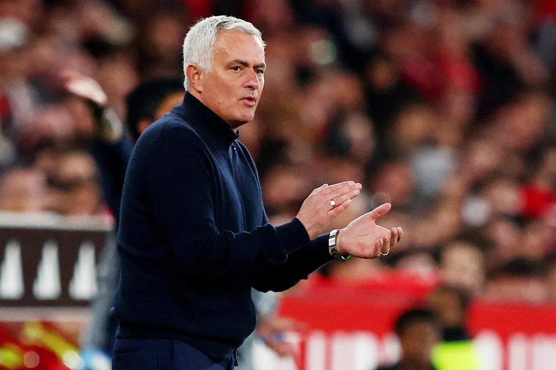 Soccer Football - Primeira Liga - Benfica v FC Porto - Estadio da Luz, Lisbon, Portugal - March 8, 2026 Benfica coach Jose Mourinho during the match REUTERS/Pedro Nunes