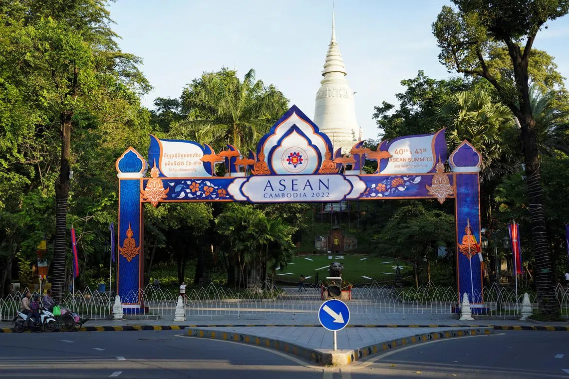 A decorative gate is seen at Wat Phnom during the ASEAN summit held in Phnom Penh, Cambodia November 11, 2022. REUTERS/Cindy Liu
