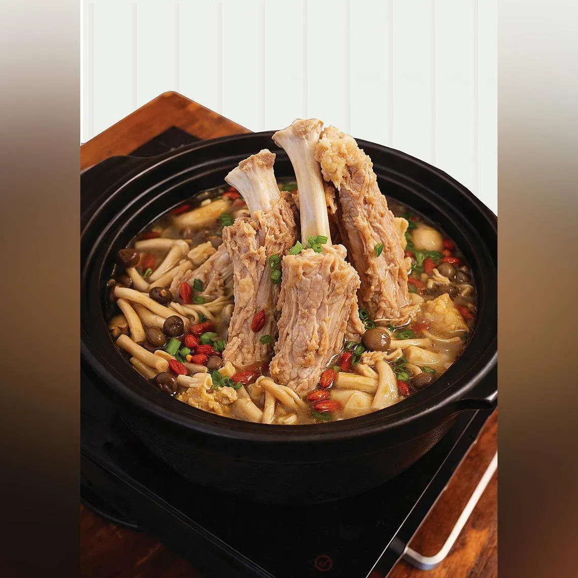 QIJI, a new restaurant serving Teochew-style fish maw soup, also has a version with crocodile ribs added to the broth.
