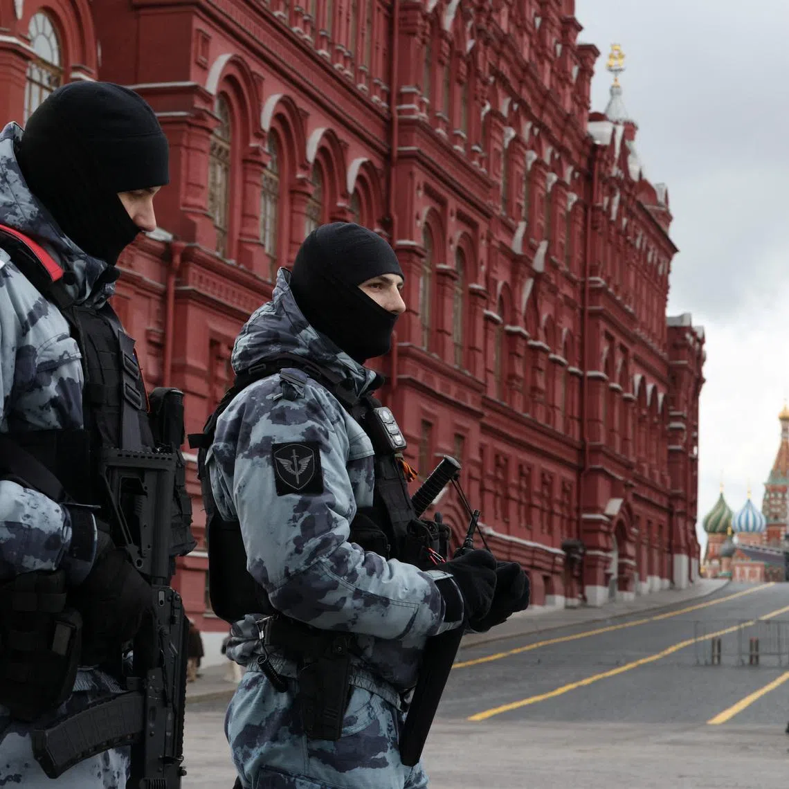 Members of the Russian National Guard (Rosgvardiya) patrol the area near Red Square, the venue for the upcoming Victory Day parade marking the anniversary of victory over Nazi Germany in World War Two, in central Moscow, Russia, April 29, 2026. REUTERS/Ramil Sitdikov