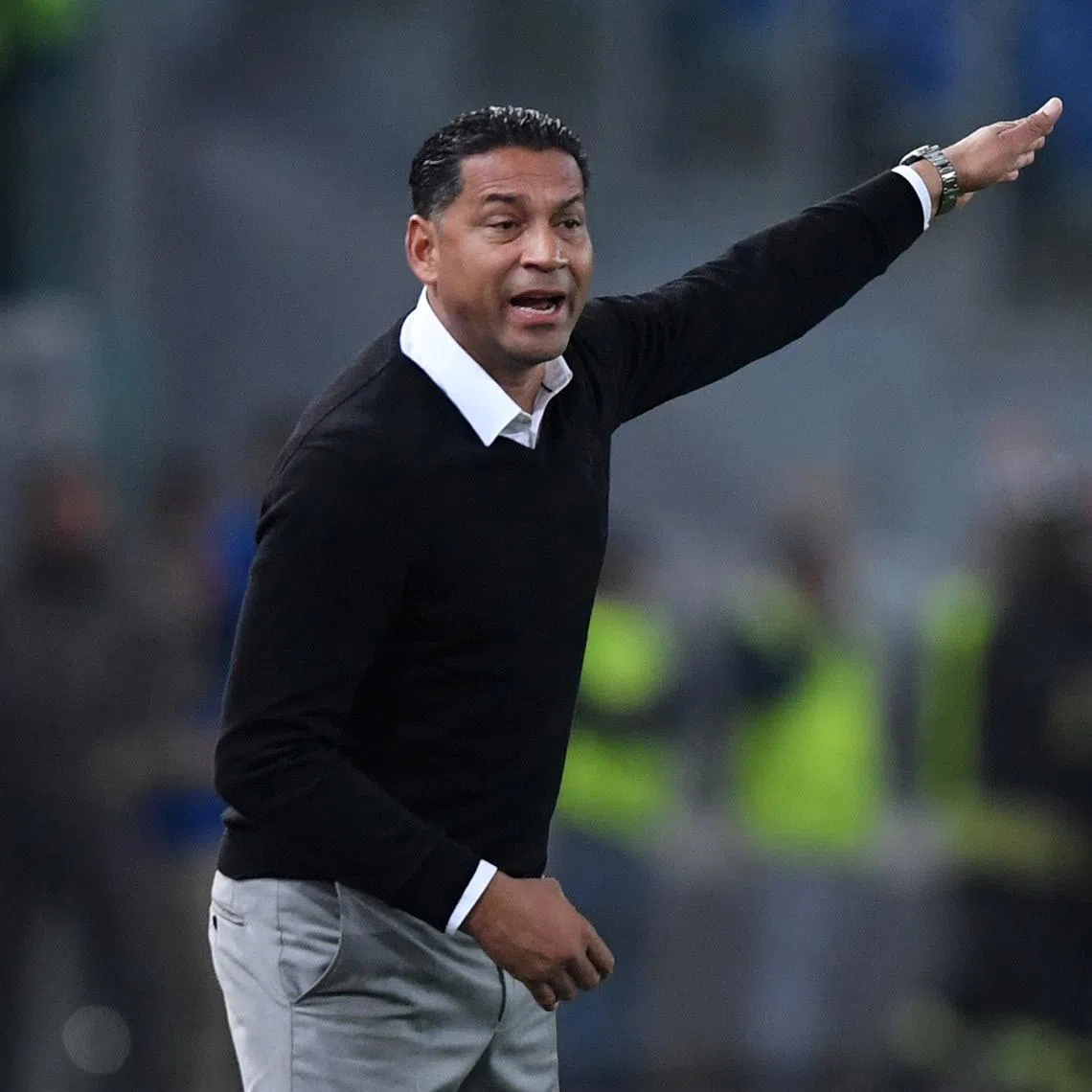 Soccer Football - Europa League - Lazio vs Vitesse Arnhem - Stadio Olimpico, Rome, Italy - November 23, 2017   Vitesse coach Henk Fraser gestures   REUTERS/Alberto Lingria