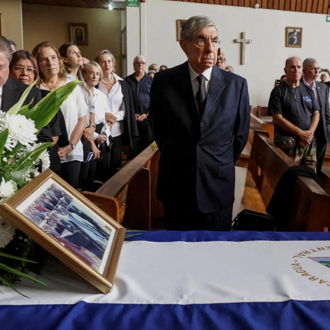 Former Costa Rica's president Oscar Arias attends the funeral Mass for Nicaragua's first female president, Violeta Barrios de Chamorro, who died in exile in Costa Rica, at the Sagrado Corazon church in San Jose, Costa Rica, June 16, 2025. REUTERS/Mayela Lopez