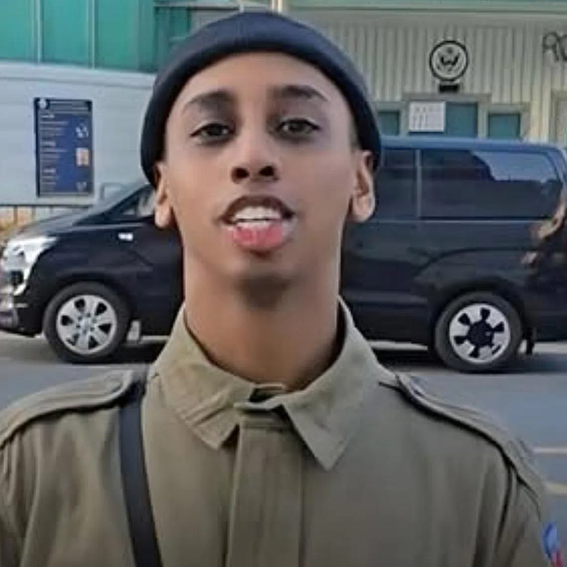 Johnny Somali drew public anger after gkissing a statue commemorating victims of Japan’s wartime sexual slavergg   y.