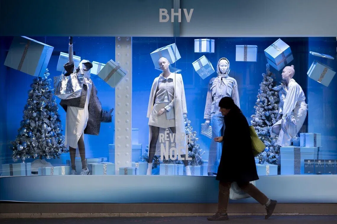 As AI upends online shopping, physical stores gain renewed importance.  