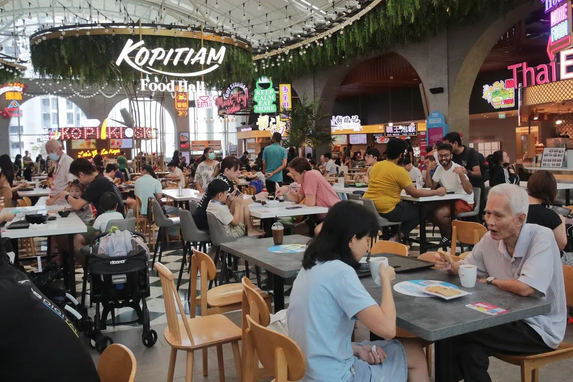 Food courts generally had the highest prices, followed by kopitiams and then hawker centres.