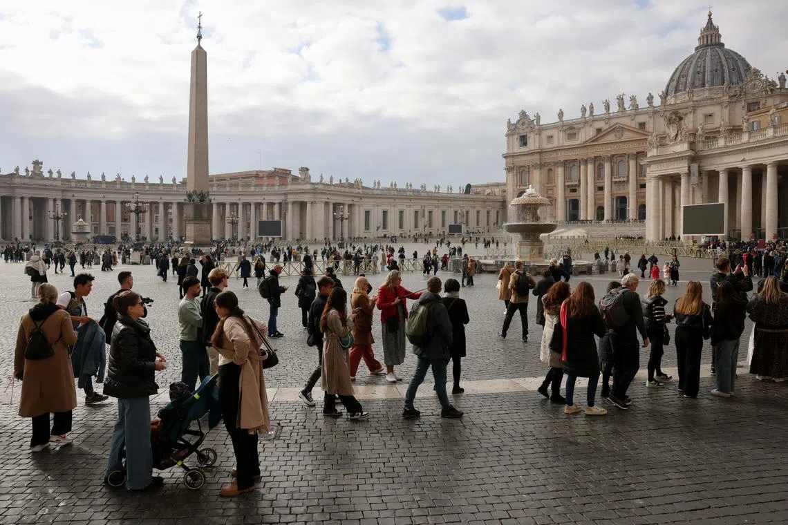 Catholic traditionalists risk showdown with Vatican