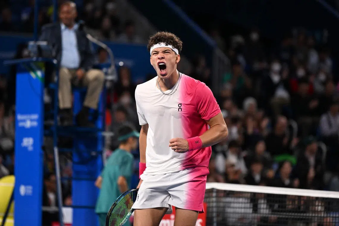 Ben Shelton reacts after a point against Marcos Giron during their Japan Open semi-final clash.
