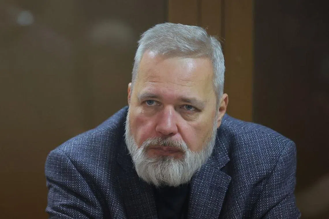 FILE PHOTO: Dmitry Muratov, editor of the now-banned independent newspaper Novaya Gazeta, attends a court hearing of the case of Russian veteran human rights campaigner Oleg Orlov, accused of discrediting Russia's armed forces, in Moscow, Russia October 11, 2023. REUTERS/Evgenia Novozhenina/File Photo