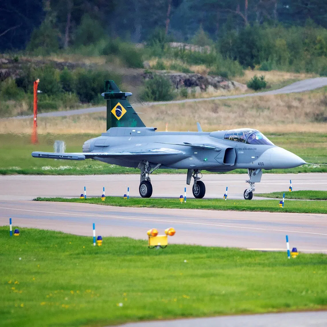 The first Brazilian Saab Gripen E fighter is pictured in Linkoping, Sweden, September 10, 2019. Stefan Jerrevang/TT News Agency via REUTERS/File Photo