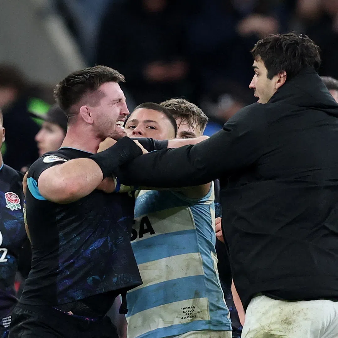 Rugby Union - Autumn Internationals - England v Argentina - Allianz Stadium, Twickenham, London, Britain - November 23, 2025 England's Tom Curry clashes with Argentina players after the match Action Images via Reuters/Paul Childs