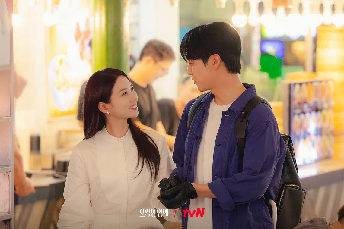 South Korean actors Park Eun-bin (left) and Yang Se-jong filmed scenes of their drama Spooky In Love in Singapore.