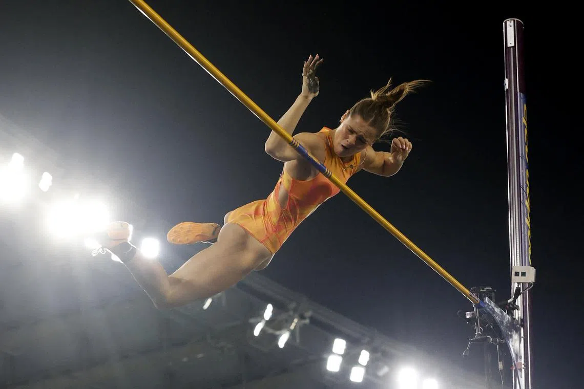 FILE PHOTO: Athletics - Diamond League - Rome - Stadio Olimpico, Rome, Italy - August 30, 2024 Australia's Nina Kennedy in action during the women's pole vault REUTERS/Ciro De Luca/File photo