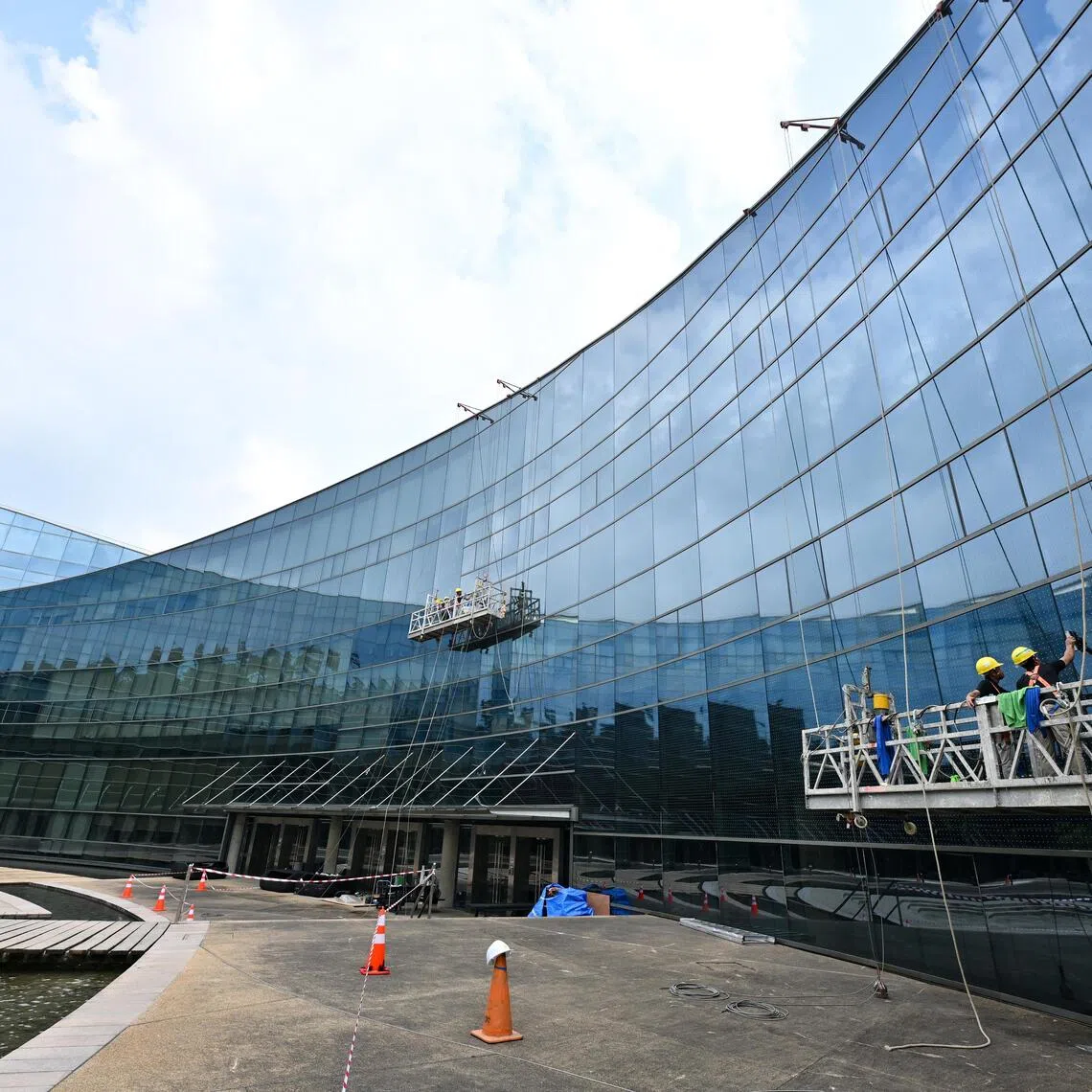 Made possible by $119,009.92 in joint funding from a Project Avigate fundraiser and NTU, the patterned decals now cover about 800 sqm of the most dangerous glass panels identified by students.