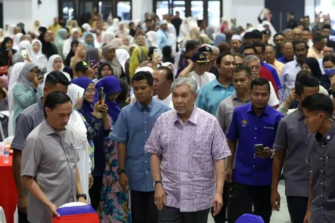 Malaysia’s Deputy Prime Minister Zahid Hamidi said the Umno disciplinary board would look into any application from ex-Umno members.