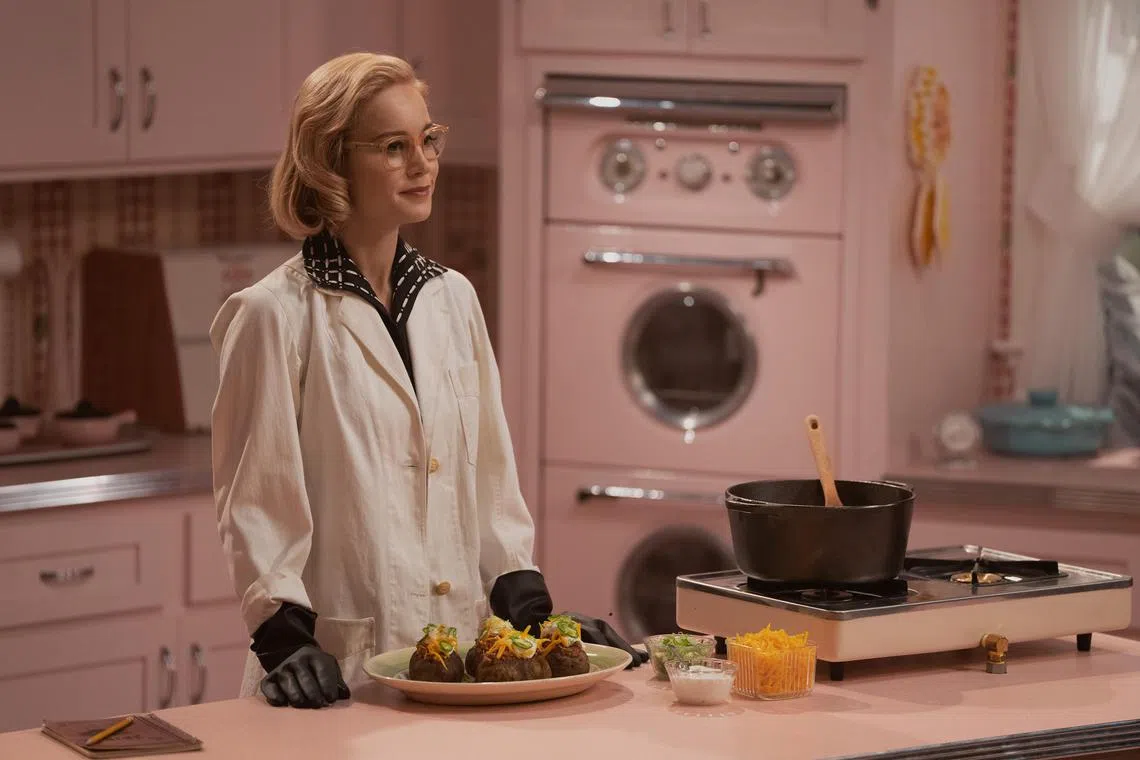 adbinge11 - Brie Larson in Lessons In Chemistry

source/copyright: Apple TV+
free for publicity use
upload into Life folder
