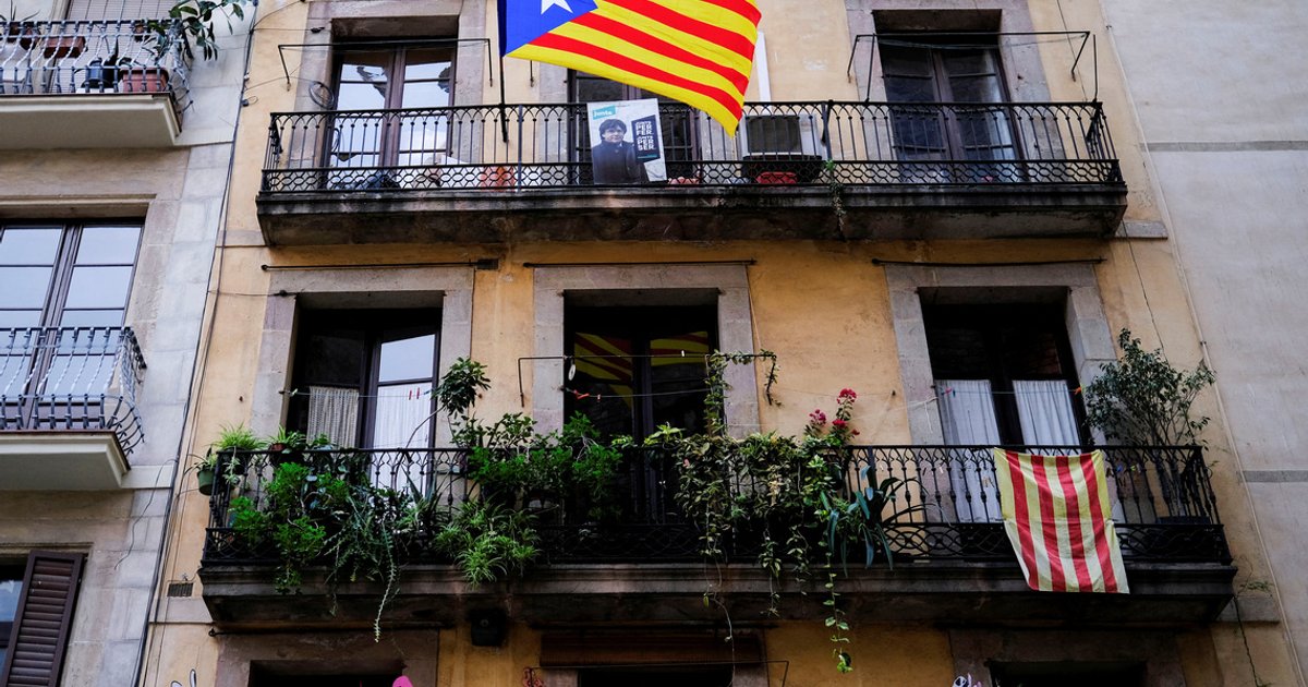 Court ruling clears key hurdle for separatist leader Puigdemont's return to Spain