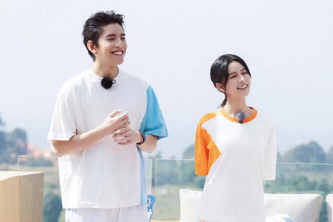 Talu Wang and Joey Chua on Chinese reality show Wow! Nice Figure.