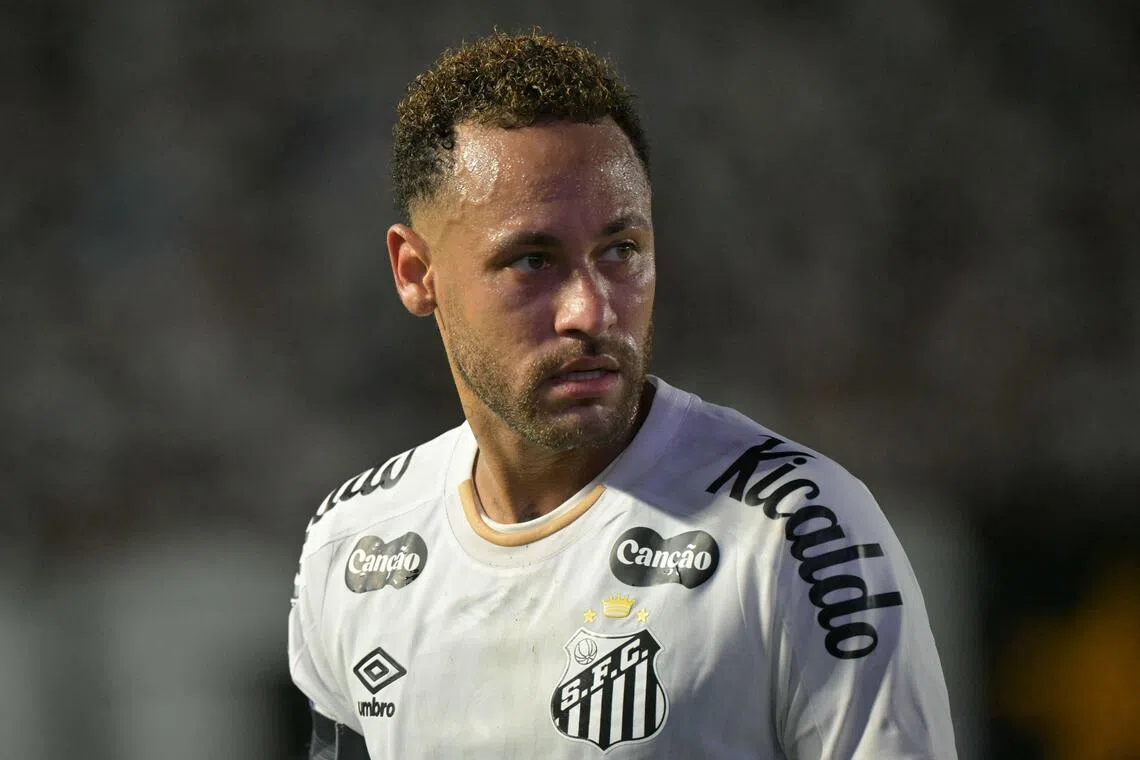 Santos captain Neymar was forced off the field for a minute under a new rule aimed at curbing time-wasting by goalkeepers that is being tested in the Brazilian league.