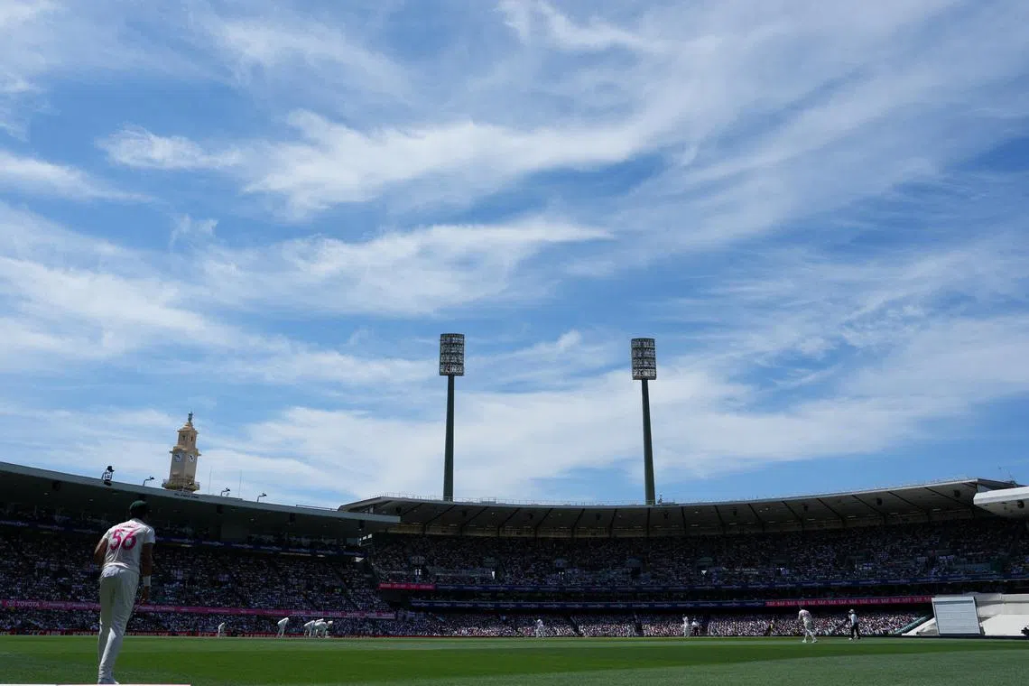 Cricket - The Ashes - Australia v England - Fifth Test - Sydney Cricket Ground, Sydney, Australia - January 4, 2026 General view during England's innings on day 1 REUTERS/Asanka Brendon Ratnayake