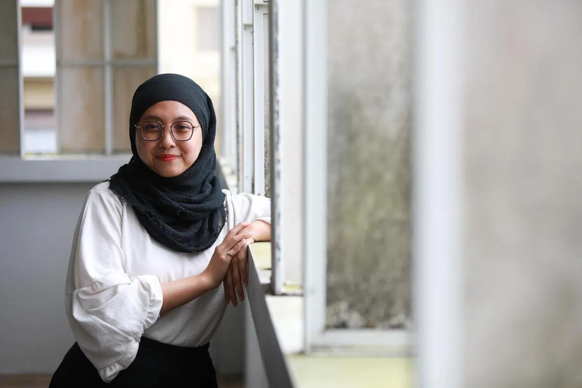 ST20230317_202344042856/sssocial21/Ryan Chiong

Social worker Siti Nur Diyanah Binte Hardy, 31, at the Rainbow Centre on March 17, 2023.

The social worker shared with ST her experience in the sector and the challenges today's social workers face. 