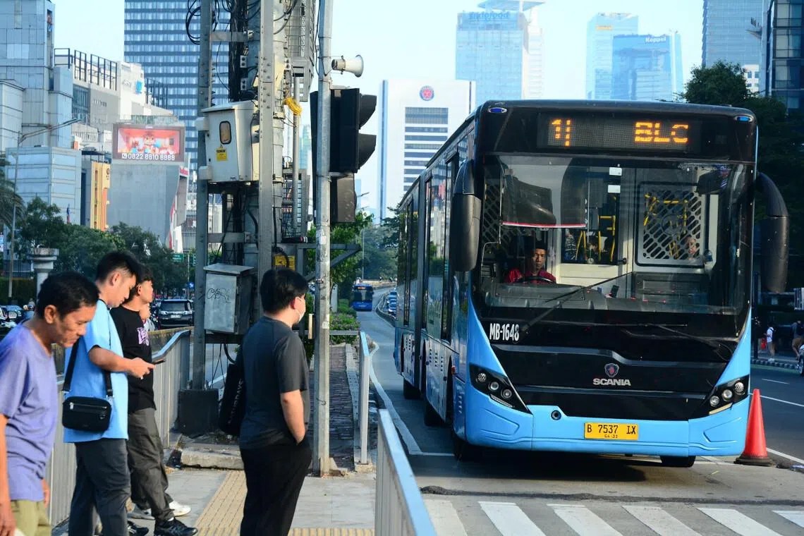 Free transportation is available for the Transjakarta bus rapid transit, Jakarta light rail transit (LRT) and Jakarta mass rapid transit (MRT).