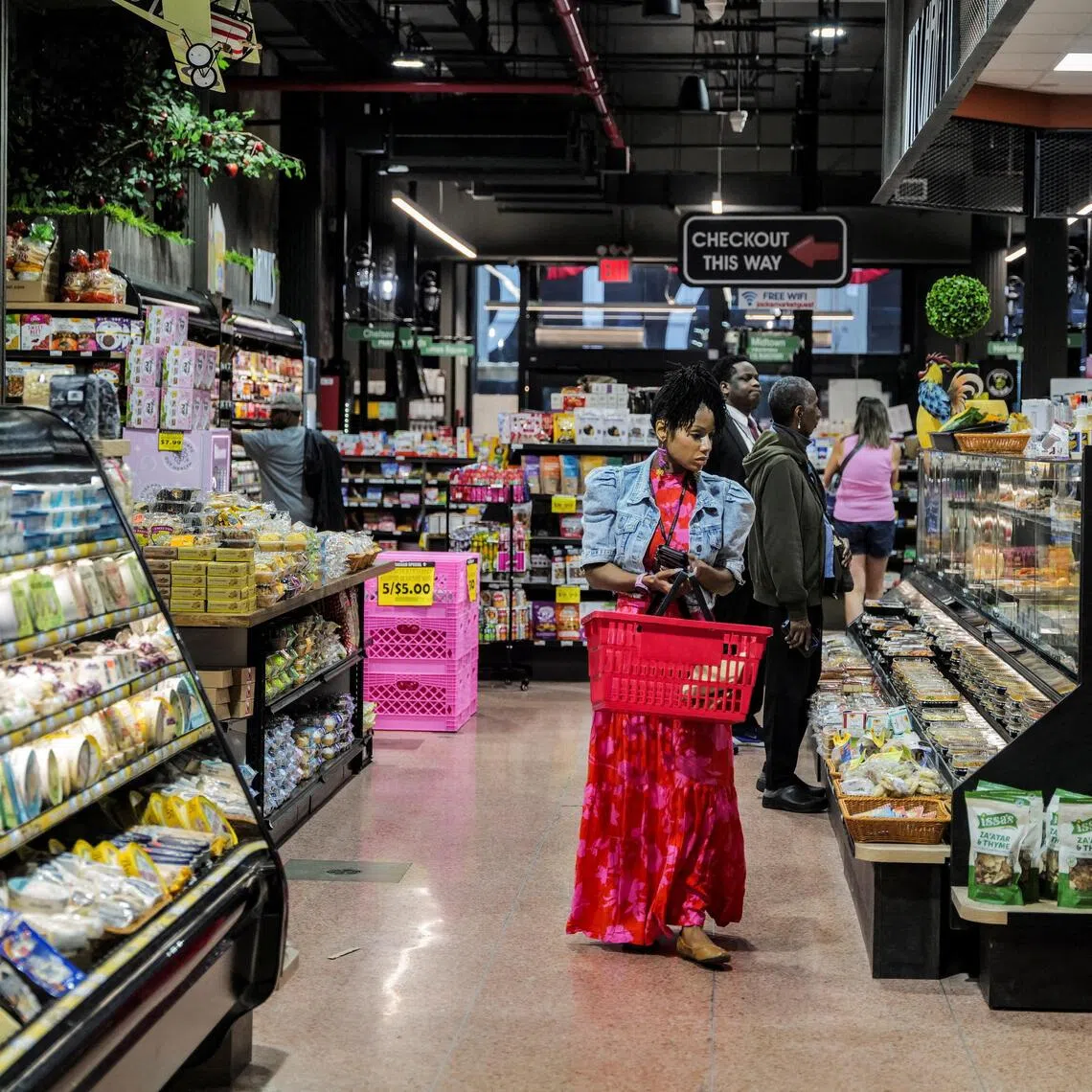 Since the end of 2019, overall consumer prices in the US are up by about 30%. Groceries are 32% more expensive.