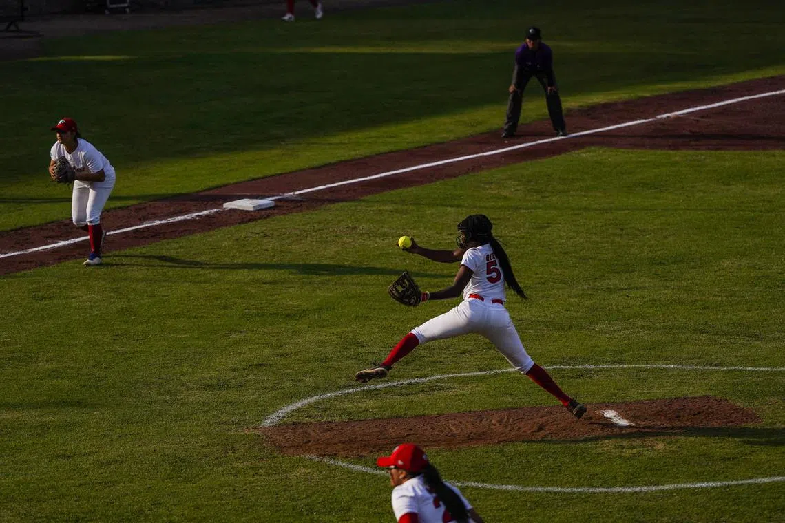 The Diablos Rojos Femenil (Women’s Red Devils) softball team of Mexico City in the field during a game against the El Águila de Veracruz Femenil (Women’s Eagle of Veracruz) in Mexico City on Jan 27. The inaugural season of the professional league began with 120 women on six teams.