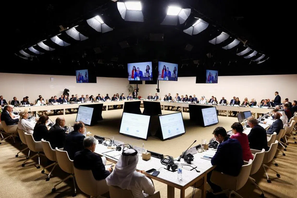A general view of a round table on the commercialisation of Hydrogen at the United Nations Climate Change Conference COP28 in Dubai, United Arab Emirates December 5, 2023. REUTERS/Amr Alfiky/File Photo