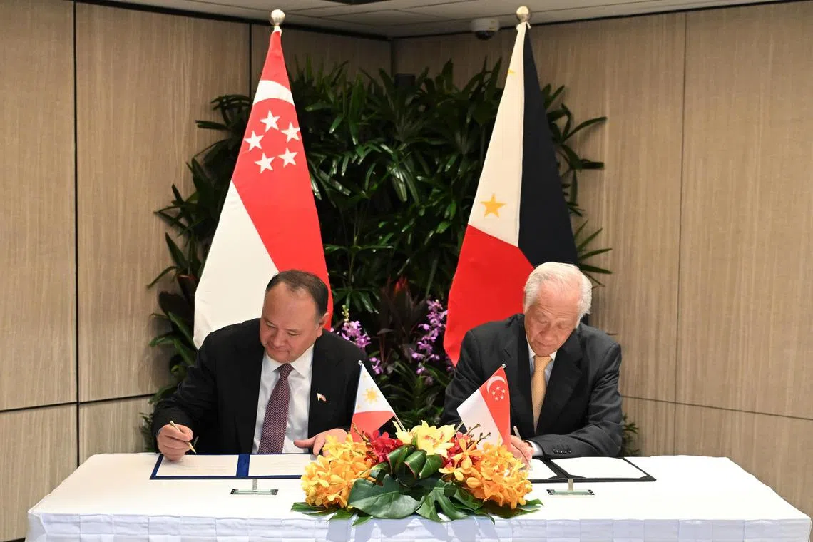 ardefence24 - Minister for Defence Dr Ng Eng Hen (right) and Philippines Secretary of National Defense Gilberto Teodoro Jr. (left), signing the Memorandum of Understanding concerning Defense Cooperation.

Source: MINDEF