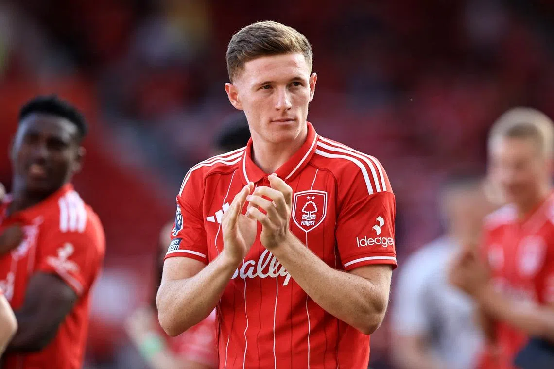 Soccer Football - Premier League - Nottingham Forest v AFC Bournemouth - The City Ground, Nottingham, Britain - May 24, 2026 Nottingham Forest's Elliot Anderson applauds their fans after the match Action Images via Reuters/Craig Brough