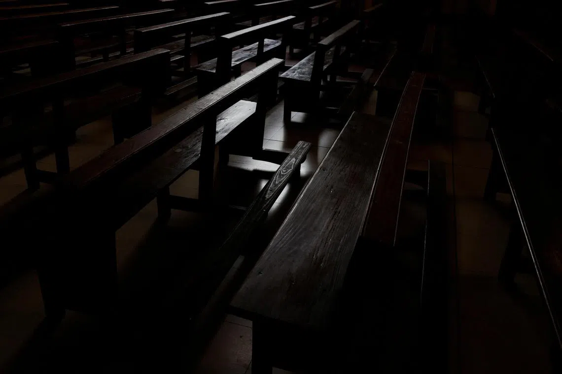  Over 200,000 minors are estimated to have been sexually abused in Spain by the Roman Catholic clergy since 1940.