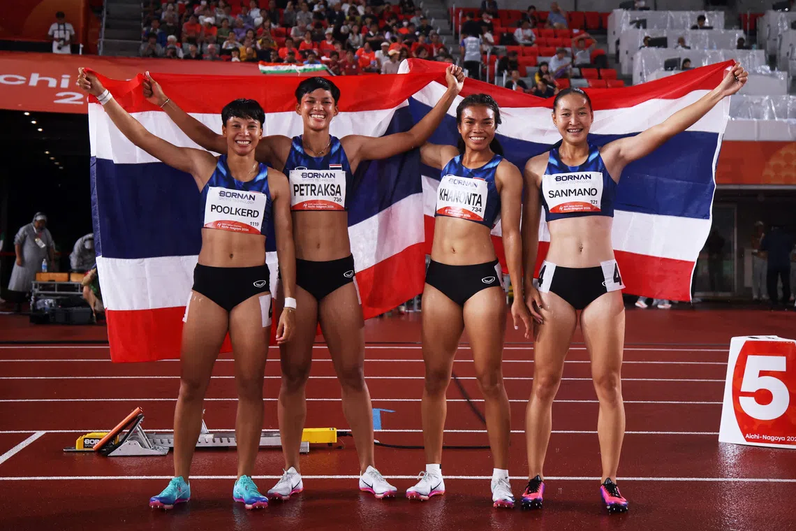 (From left) Thailand’s Supanich Poolkerd, Sukanda Petraksa, Jirapat Khanonta and Manatsada Sanmano claimed the women’s 4x100m silver.