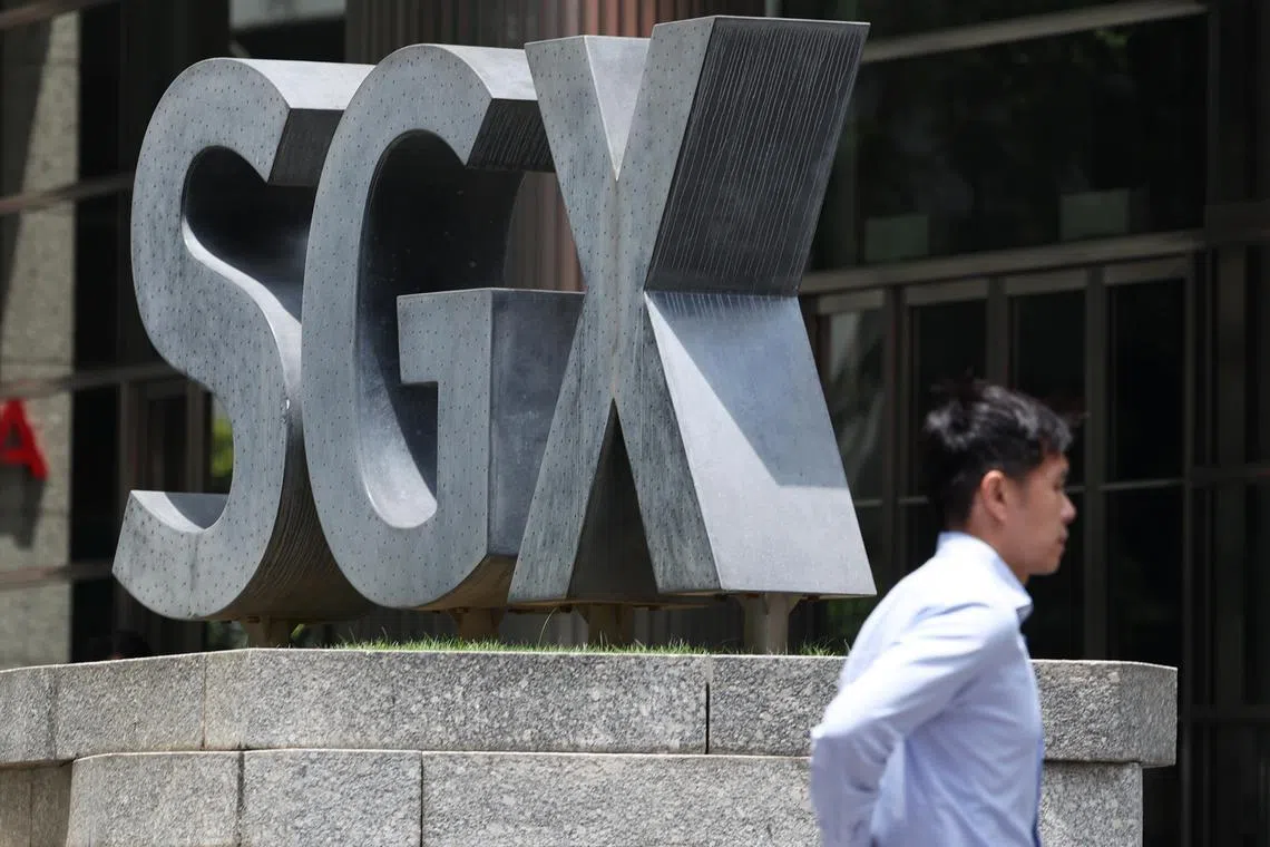 CMG20240716-HengYY01 / 王彦燕 / SGX Centre 新加坡交易所 [Shenton Way] SGX logo in front of the SGX Centre building at Shenton Way.