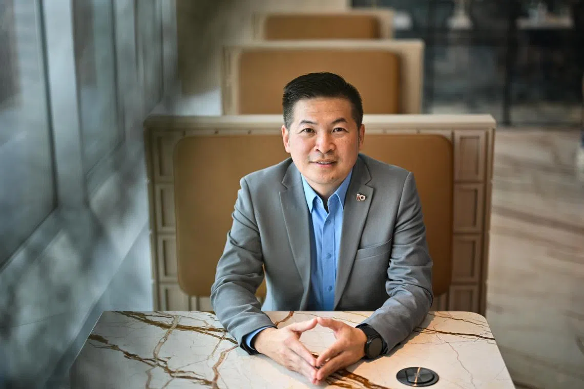 ST20240122-202406696512-Lim Yaohui-Sue-Ann Tan-sacompany/
LMS Compliance CEO Dr Louis Ooi, 49, interview on ESG and sustainability assurance at co-working space in Singapore Land Tower on Jan 22, 2024.
(ST PHOTO: LIM YAOHUI)