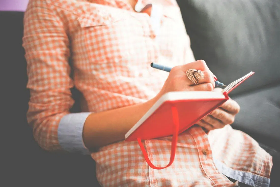 Around 100 students took part in an experiment, where they scored poorly on intelligence, interest, friendliness, logic and rationality.