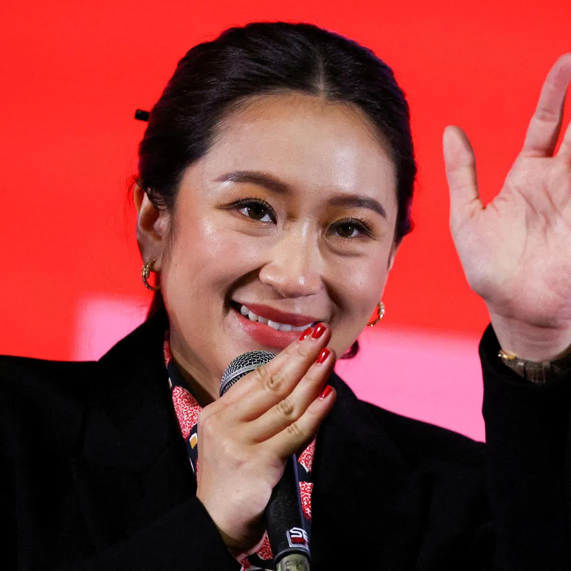 An opinion poll has Pheu Thai's Paetongtarn Shinawatra as the one most Thais prefer to rule as prime minister.