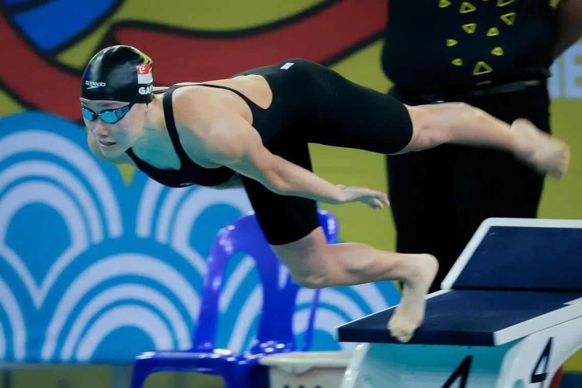 In practice, Singapore's Gan Ching Hwee sometimes does 10 sets of 300m at full pace. The result: “If my legs could scream, they would.”