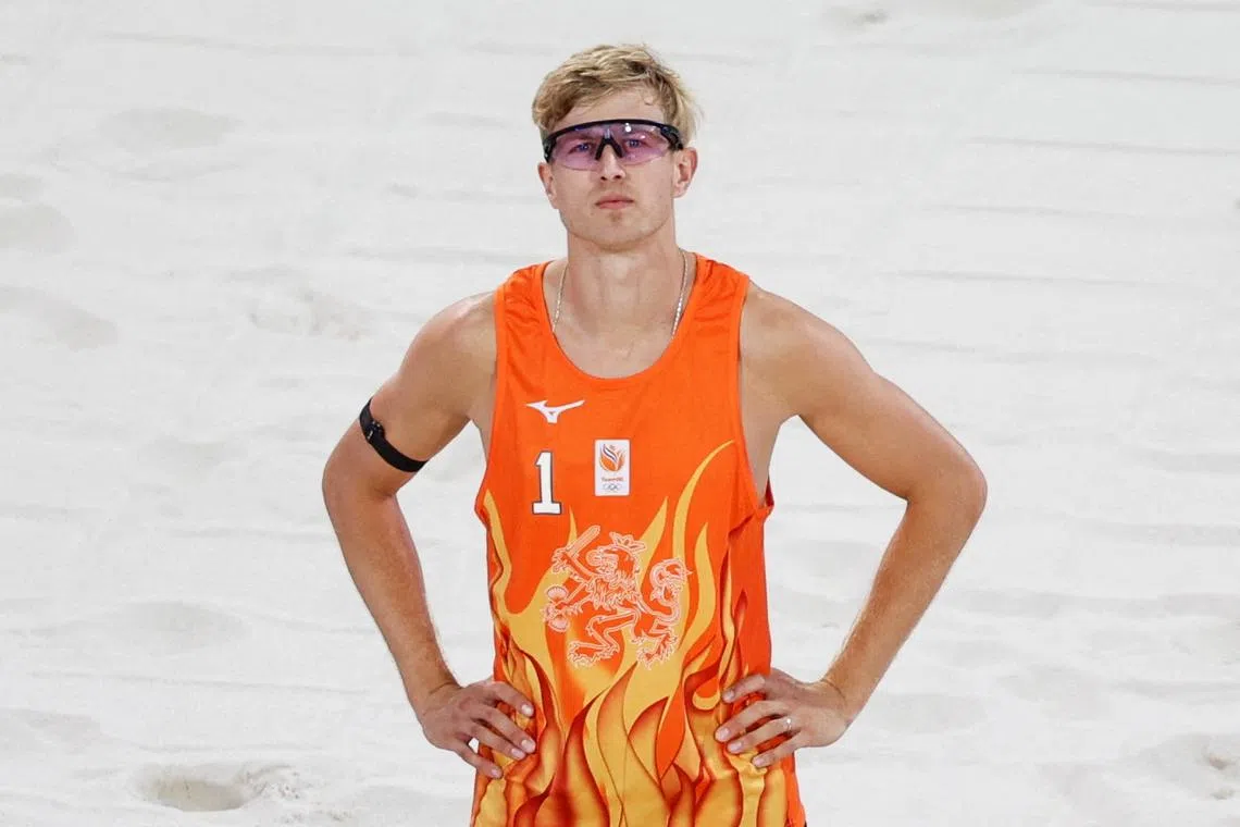 FILE PHOTO: Paris 2024 Olympics - Beach Volleyball - Men's Round of 16 Match - Brazil vs Netherlands (Evandro/Arthur vs van de Velde/Immers) - Eiffel Tower Stadium, Paris, France - August 04, 2024. Steven van de Velde of Netherlands looks on. REUTERS/Louisa Gouliamaki/File Photo