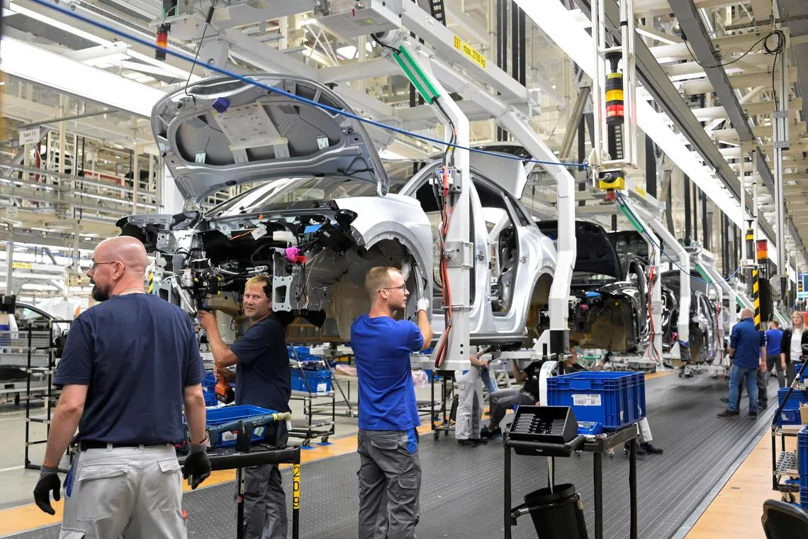 FILE PHOTO: A general view of a production line in a Volkswagen plant in Emden, Germany September 20, 2024. REUTERS/Fabian Bimmer/File Photo