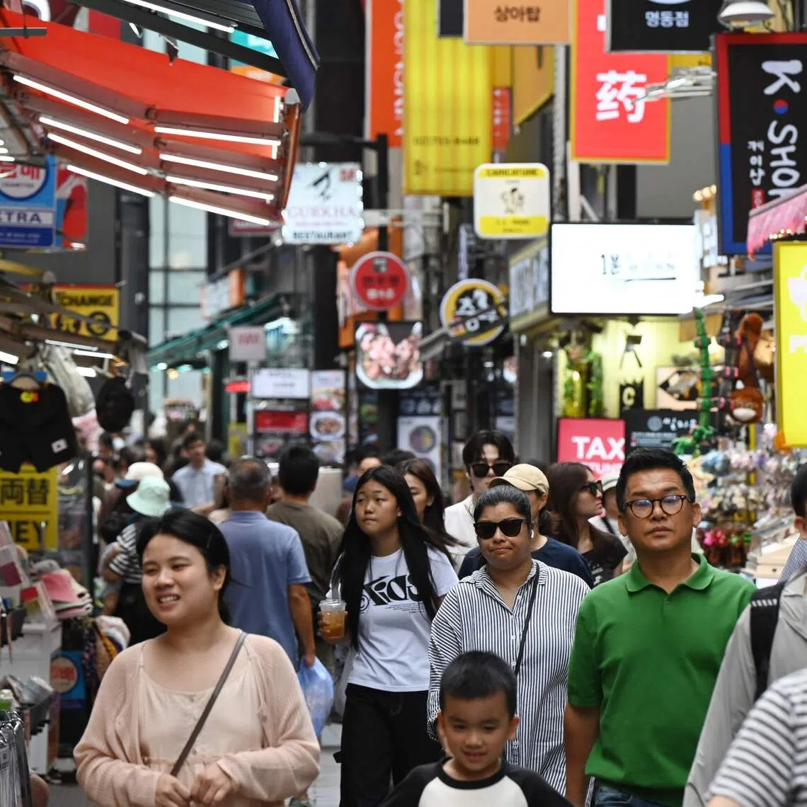 Spending in Seoul remained strong, with increases also recorded in districts outside major tourist areas such as Myeongdong.