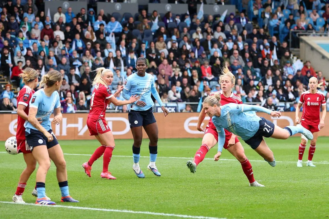 Soccer Football - Women's Super League - Manchester City v Liverpool - Manchester City Academy Stadium, Manchester, Britain - May 3, 2026 Manchester City's Rebecca Knaak scores their first goal Action Images via Reuters/Craig Brough